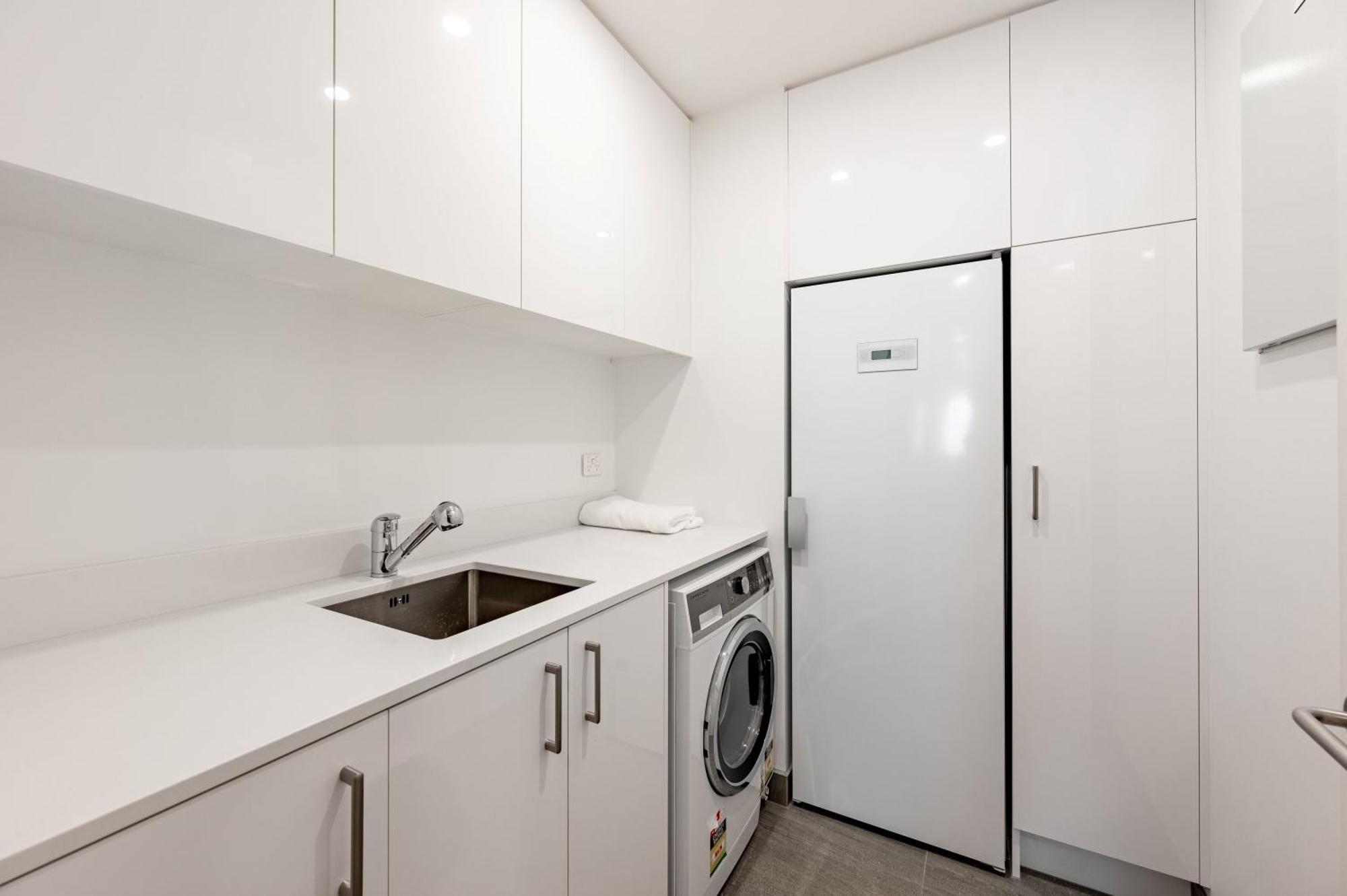 Lakeside Luxury 2 Bedroom Apartment Wanaka Exterior foto